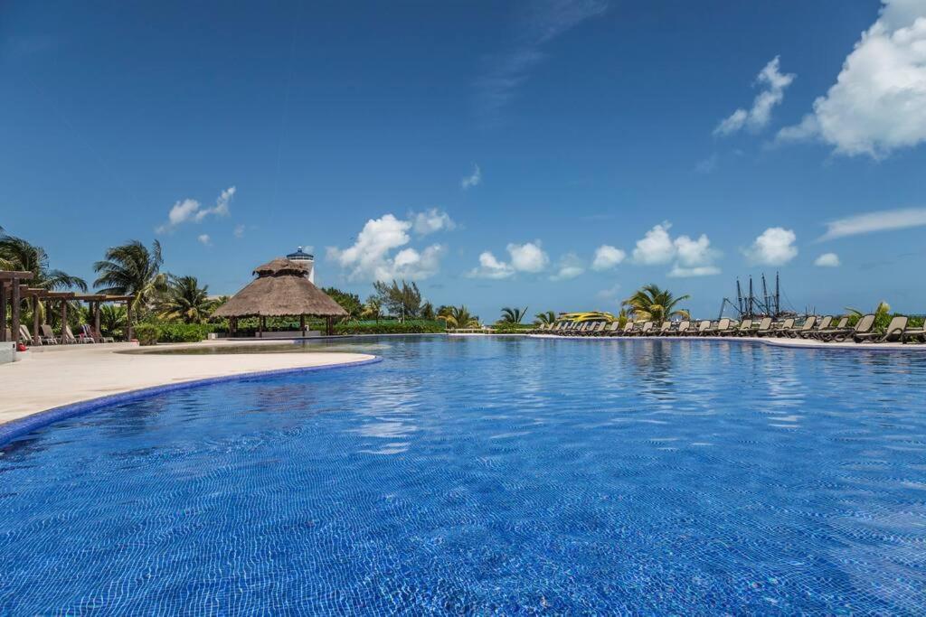 Reef Beachfront 3Bdr Apartment By Casa Paraiso Cancún Exterior foto