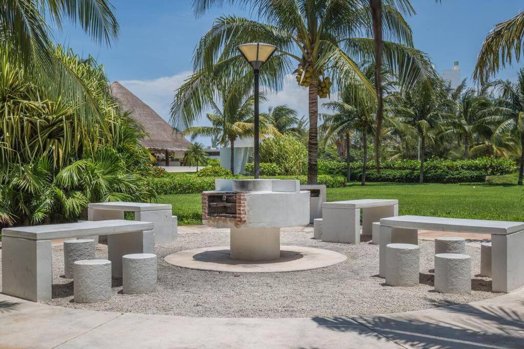 Reef Beachfront 3Bdr Apartment By Casa Paraiso Cancún Exterior foto