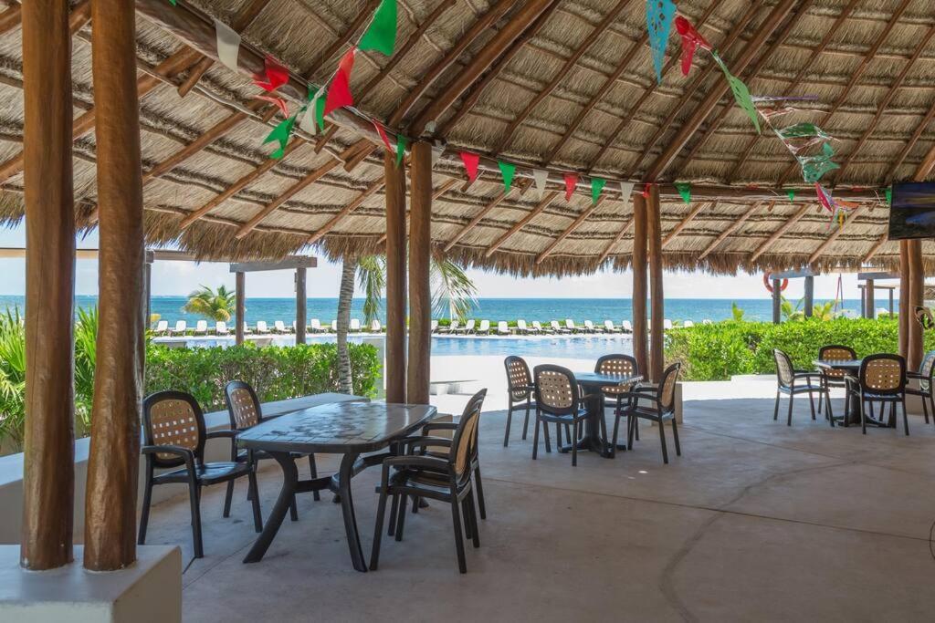 Reef Beachfront 3Bdr Apartment By Casa Paraiso Cancún Exterior foto