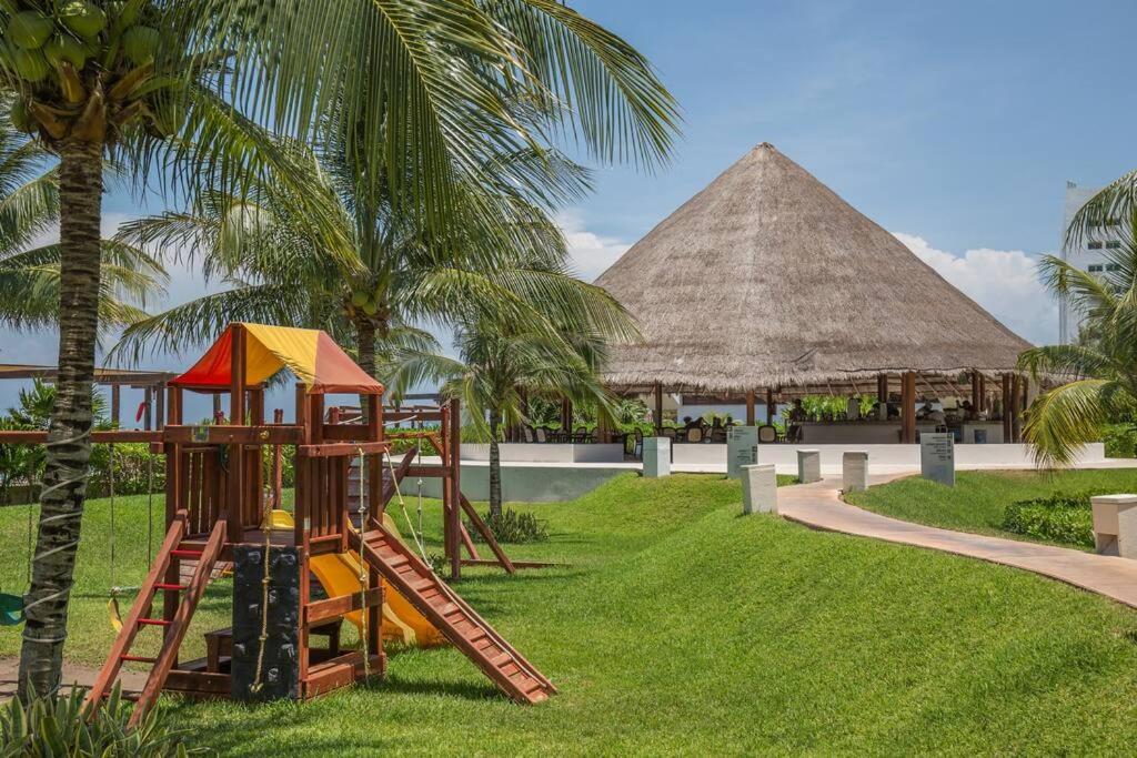 Reef Beachfront 3Bdr Apartment By Casa Paraiso Cancún Exterior foto